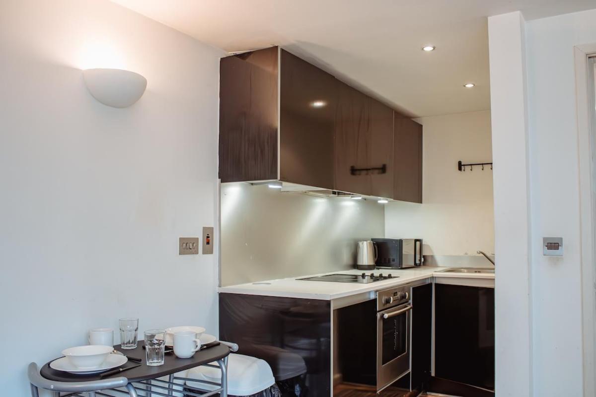 Modern 1-Bedroom Flat In Centre Leeds  Ngoại thất bức ảnh