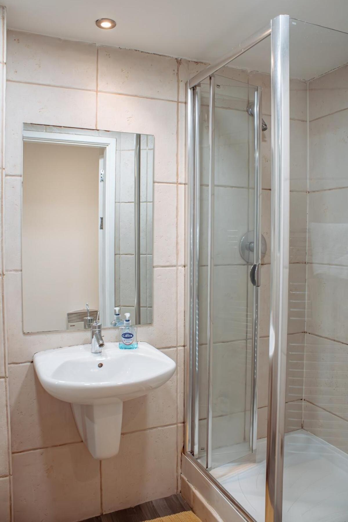 Modern 1-Bedroom Flat In Centre Leeds  Ngoại thất bức ảnh